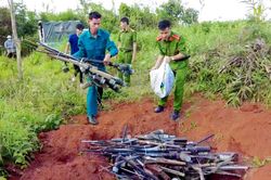 Tiêu hủy hơn 1.000 khẩu súng tự chế và hàng ngàn viên đạn