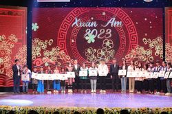 'Xuân ấm' tiếp tục đồng hành chia sẻ khó khăn với những hoàn cảnh khó khăn