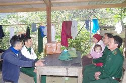 'Cánh tay nối dài' chăm sóc sức khỏe cho nhân dân biên giới (bài 2)