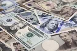 Đồng USD như 'tàu lượn': Tăng mạnh đầu tuần, 'lao dốc' cuối tuần