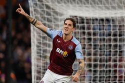 Thoát thua phút chót, Aston Villa lỡ cơ hội leo lên đầu bảng