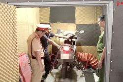 Triệt phá lò 'độ' xe mô tô lớn nhất TP.Biên Hòa, trang bị cả phòng cách âm để đo tốc độ xe