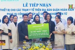 Trang bị máy tính cho y tế cơ sở
