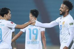 Hồng Duy, Văn Toàn 'gieo sầu' cho HAGL và HLV Kiatisuk