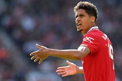Man United thanh lý cùng lúc 6 ngôi sao