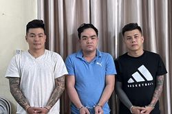 Nhóm tín dụng đen thủ súng để uy hiếp, đánh người vay