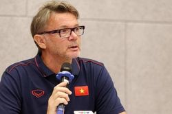 HLV Troussier làm điều chưa từng có với tuyển Việt Nam