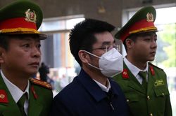 Vụ 'Chuyến bay giải cứu': Bị cáo Hoàng Văn Hưng tiếp tục xin vắng mặt trong thời gian còn lại