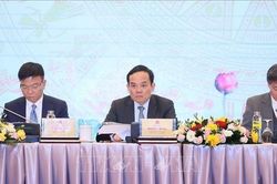 Phó Thủ tướng Trần Lưu Quang: Từng bước lo thêm thu nhập cho cán bộ ngành tư pháp
