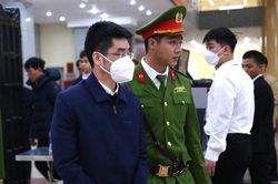 Cựu Thứ trưởng Tô Anh Dũng và cựu điều tra viên Hoàng Văn Hưng xin khoan hồng