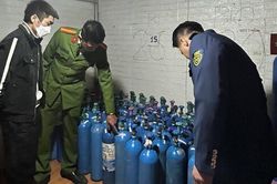 Hà Nội: Loạt điểm kinh doanh khí N2O không rõ nguồn gốc, xuất xứ bị xử lý