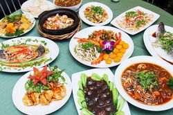 Những nhóm thực phẩm trong tiệc tất niên dễ gây đầy bụng