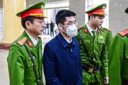 Cựu điều tra viên Hoàng Văn Hưng xin vắng mặt, tôn trọng mọi phán quyết của tòa