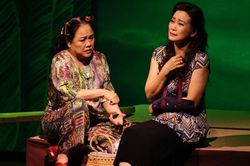 Kịch 'Lạc ở đáy sông' - đẹp ở chữ buông!