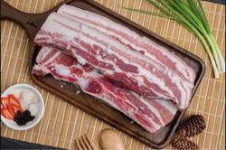 Giá heo hơi hôm nay 26/12: Giá heo hơi tăng nhẹ, chi phí nuôi heo cao hơn giá bán