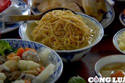 Hấp dẫn món canh măng mực Bát Tràng, hội tụ đủ tinh hoa 'rừng vàng, biển bạc'