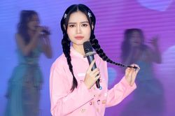 Ninh Dương Lan Ngọc có show đi hát, bất ngờ gặp sự cố 'khó đỡ' trên sân khấu