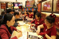 Giá vàng vượt mốc 80 triệu đồng/lượng, chuyên gia cảnh báo rủi ro