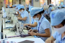 Công nghiệp hỗ trợ ngành dệt may: Chú trọng phát triển nguồn nguyên liệu
