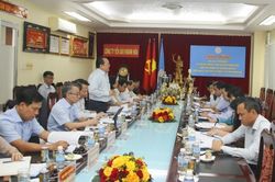 Ông Lê Hữu Hoàng làm việc với Công ty Yến sào Khánh Hòa