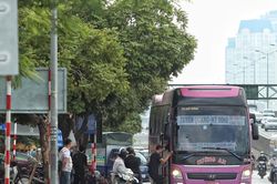 Lãnh đạo Cục Đường bộ Việt Nam thường đưa đón người thân tại điểm xe dù, bến cóc
