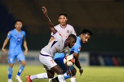 Bảng xếp hạng V-League vòng 8 mới nhất: Bình Dương trắng tay, Nam Định giữ ngôi đầu