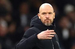 HLV Erik ten Hag tin rằng Man United đủ sức đánh bại bất kỳ ai