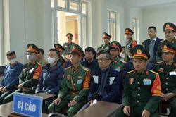 Xét xử Phan Quốc Việt và nhóm nguyên sĩ quan Học viện Quân y trong vụ Việt Á