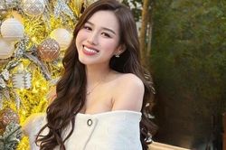 Sao Việt: Hoa hậu Đỗ Thị Hà khoe vai trần gợi cảm, Huyền Lizzie đọ sắc cùng 'tình địch' Thùy Anh