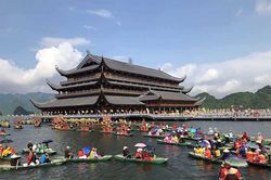 Hà Nam tập trung phát triển du lịch sinh thái nghỉ dưỡng, du lịch văn hóa gắn với du lịch tâm linh