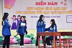 Truyền thông 'nói không' với bạo lực học đường cho 800 học sinh Hà Tĩnh