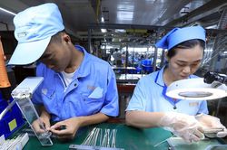 Sản xuất công nghiệp: Hóa giải thách thức, tạo 'đòn bẩy' dẫn dắt tăng trưởng