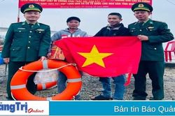 Tuyên truyền pháp luật và tặng quà cho ngư dân