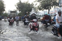 Thời tiết TP.HCM ngày 27/12: Cảnh báo triều cường gây ngập vùng trũng thấp
