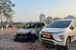 Hải Dương: Cháy khuôn viên khu dân cư khiến ba ô tô hư hỏng.