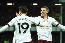 Man City ngược dòng đả bại Everton