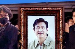 Cựu Tổng thống Hàn Quốc tiếc thương về cái chết bi thảm của Lee Sun Kyun