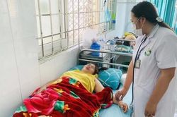 Hơn 30 người nghi ngộ độc thực phẩm sau khi ăn tiệc tại đám cưới