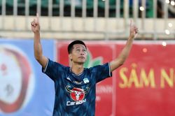 Giám đốc Vũ Tiến Thành ra mắt thắng lợi, HAGL vẫn lập 'kỷ lục' buồn