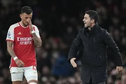 Mikel Arteta: 'Có vẻ chúng tôi cần 60 cú sút để ghi bàn'