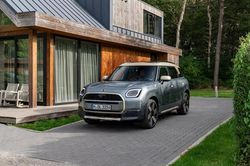 MINI Countryman C – giá rẻ mạnh 168 mã lực chỉ 1,072 tỷ đồng