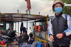 Những chuyến đò đưa tri thức trở lại điểm trường vùng lòng hồ sông Đà