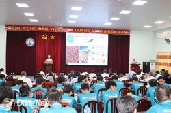 Phát triển năng lượng tái tạo gắn với đào tạo nhân lực chất lượng cao
