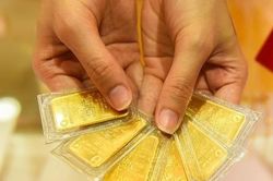 Giá vàng hôm nay 29/12: Vàng SJC tiếp tục giảm sốc