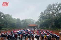 Ngày đầu kỳ nghỉ lễ, thời tiết không thuận nhưng các khu điểm du lịch trong tỉnh vẫn đảm bảo lượng khách