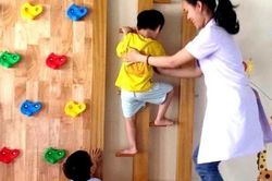 Nỗi lòng những người dạy trẻ tự kỷ