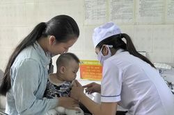 Phê duyệt giá 10 loại vắc xin nội trong Chương trình Tiêm chủng mở rộng