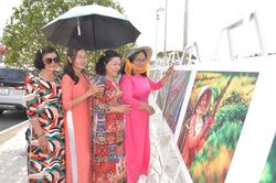 Triển lãm ảnh 'Sa Đéc Tình đất - Tình hoa' và 'Sa Đéc xưa và nay'