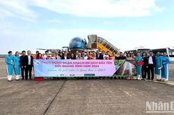 Quảng Bình đón vị khách du lịch đầu tiên năm 2024
