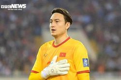 Văn Lâm chấn thương, chia tay tuyển Việt Nam; Cầu thủ Việt kiều được ký hợp đồng dài hạn tại Đức là ai?
